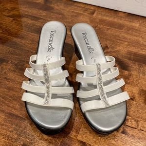 Toscanella Size 10 white sandals
